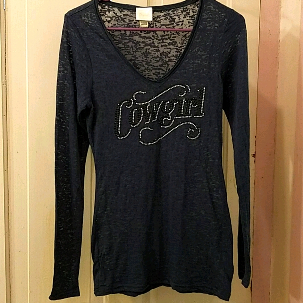 🔴*3 for $20* Long sleeve shirt with rhinestones.